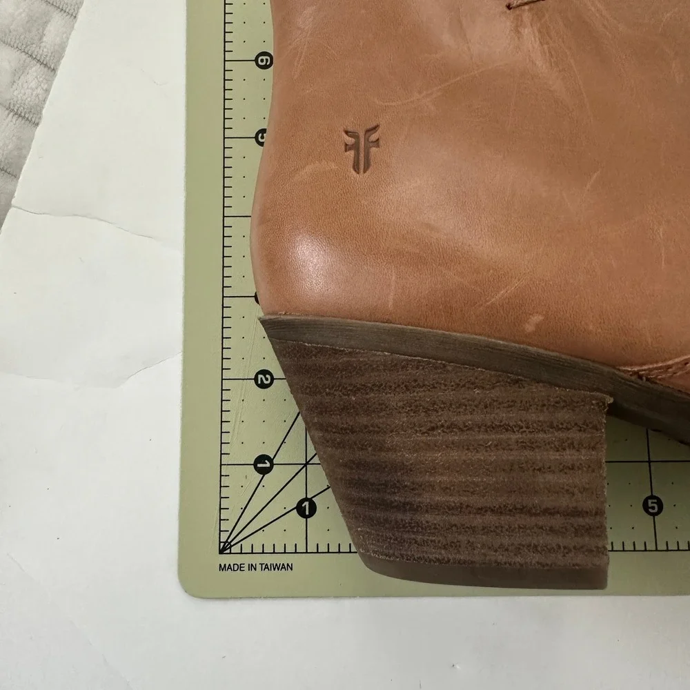 Frye Womens Cognac Brown Leather Western Ankle Booties Block Heel 9.5M